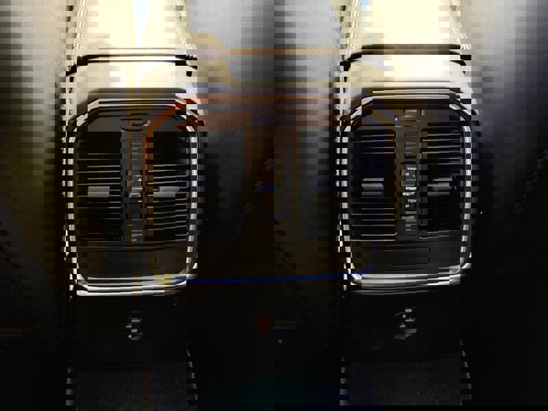 Image Porsche 慍慣⁮吨灹㤠䈵⠩ㄱ㈮㄰ⴳ⤾ 2.0 Phase 2 245 PDK7 PDLS+ TO GPS Caméra Carplay Sièges cuir élec à mémoires 18 positions chauffants